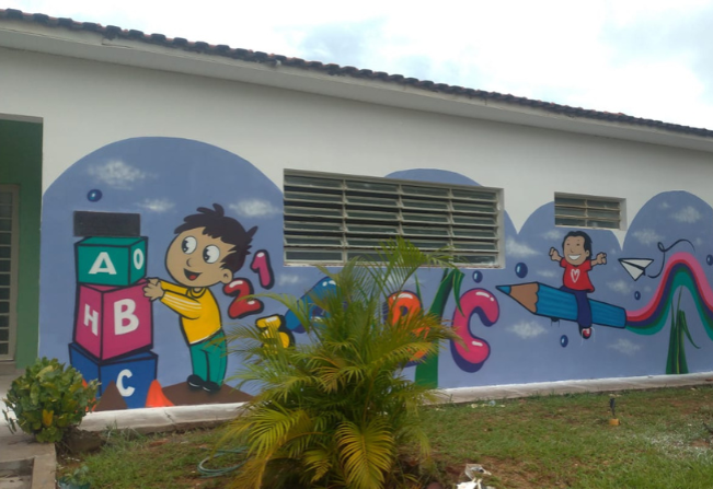 Creche Municipal ganha nova pintura feita por grafiteiro renomado 