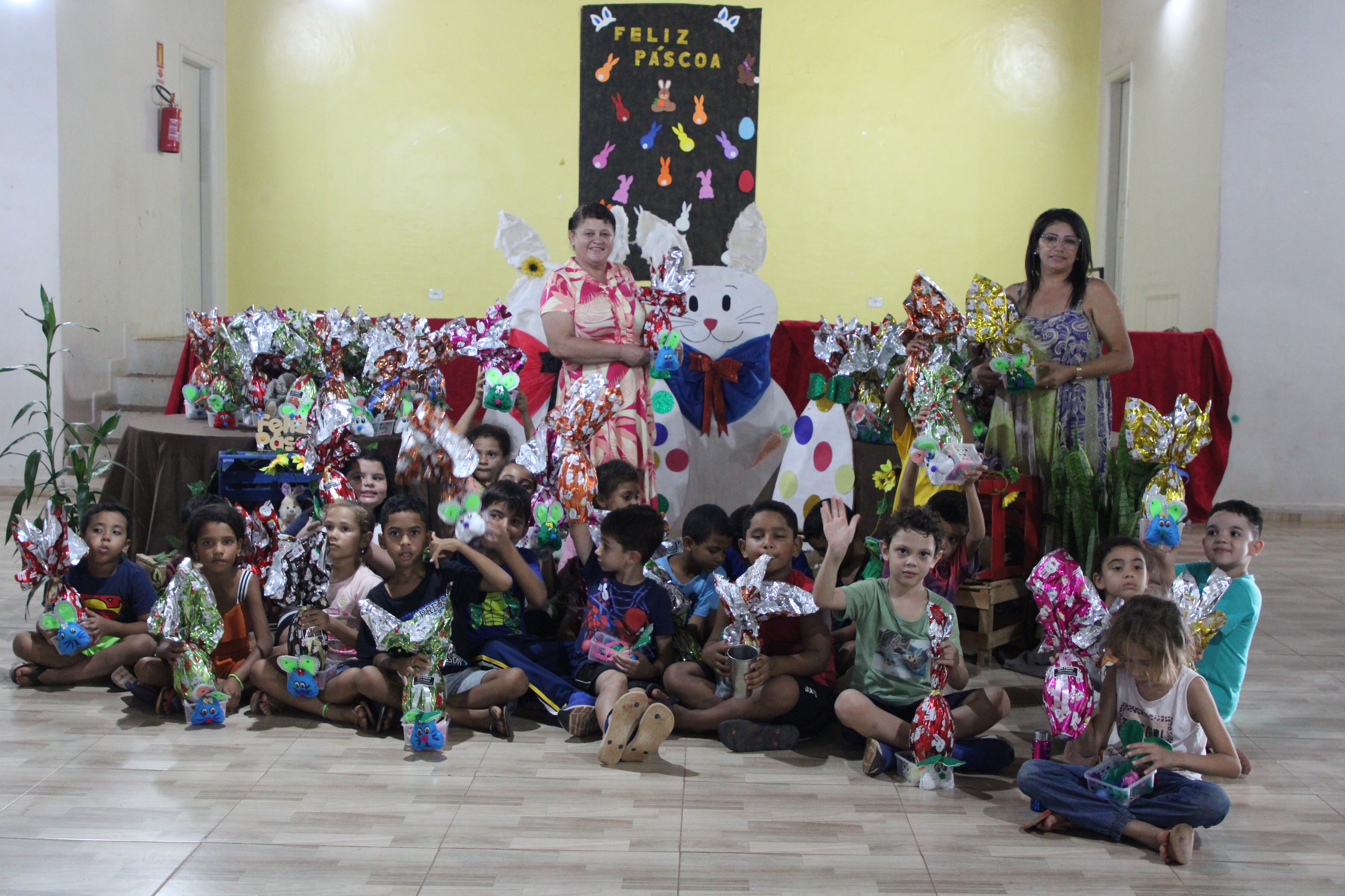 A ação foi realizada com as crianças do Serviço de Convivência e Fortalecimento de Vínculos (SCFV) - Crianças e Adolescentes, garantindo um momento especial para as crianças nesta Páscoa.